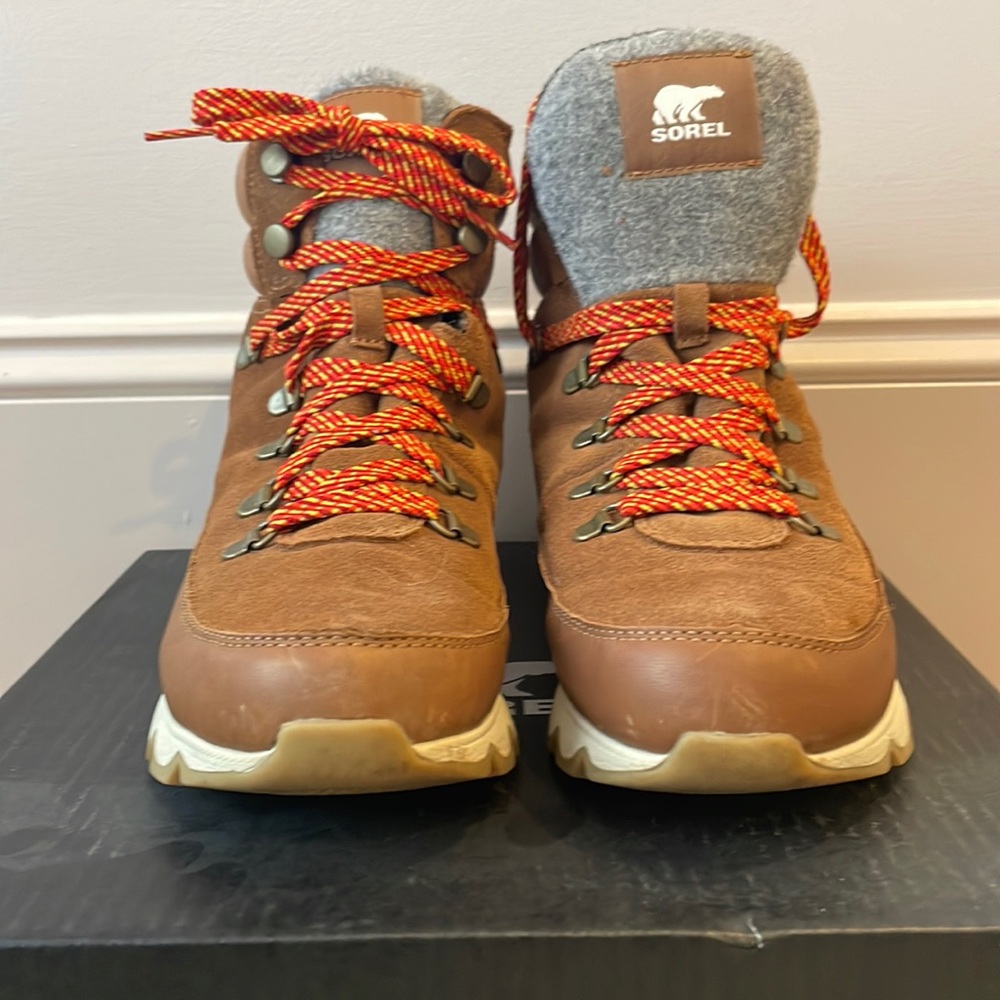 Sorel kinetic conquest women’s boots 9.5 women’s in velvet tan